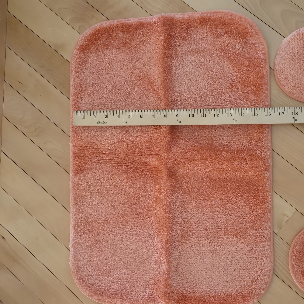 2‑Piece Bathroom Rug Set – Light Coral – New Without Tags - Picture 4 of 6